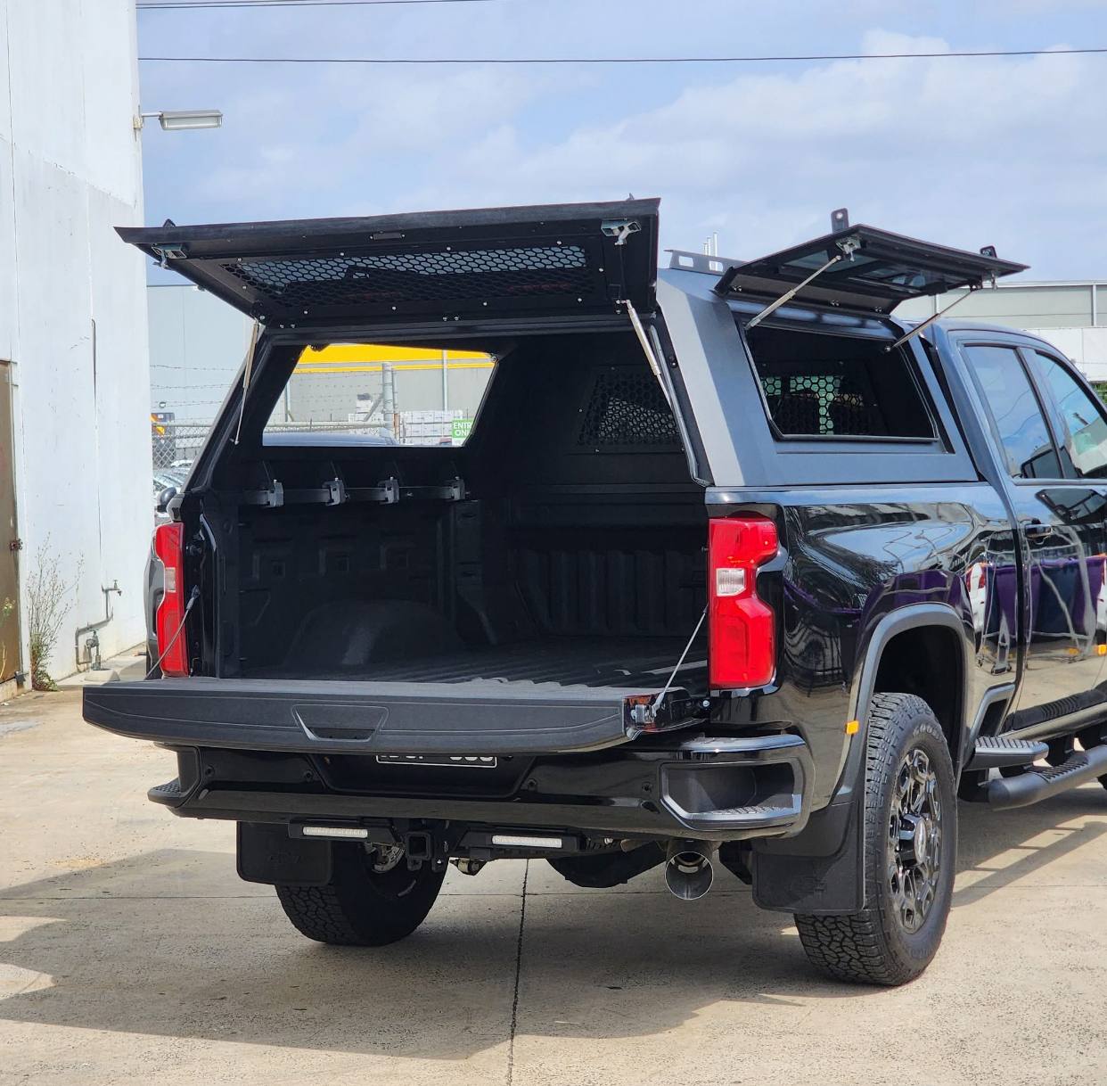 Кунг алюмінієвий LuxCap Sport для Chevrolet Silverado 2500 Regularl Cab 2015-2019 (довжина 8′ 2″)
